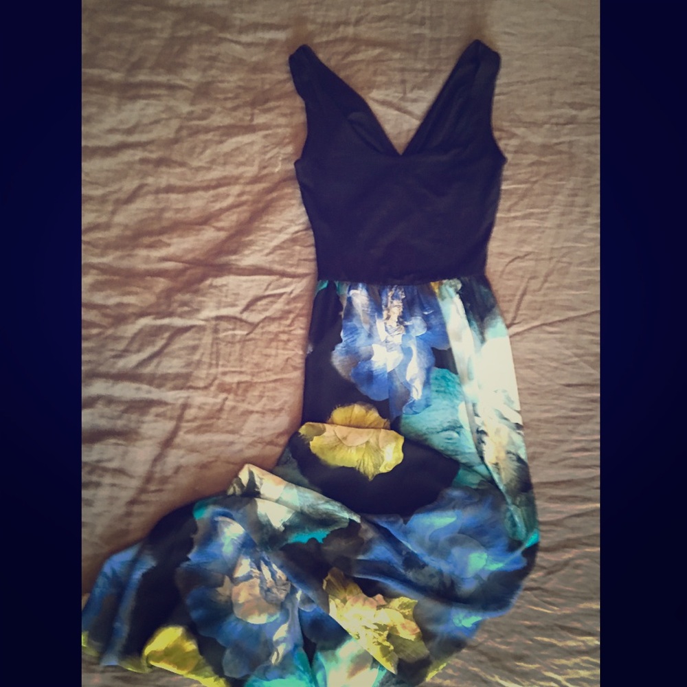 Flowy Floral Maxi Dress with X back!